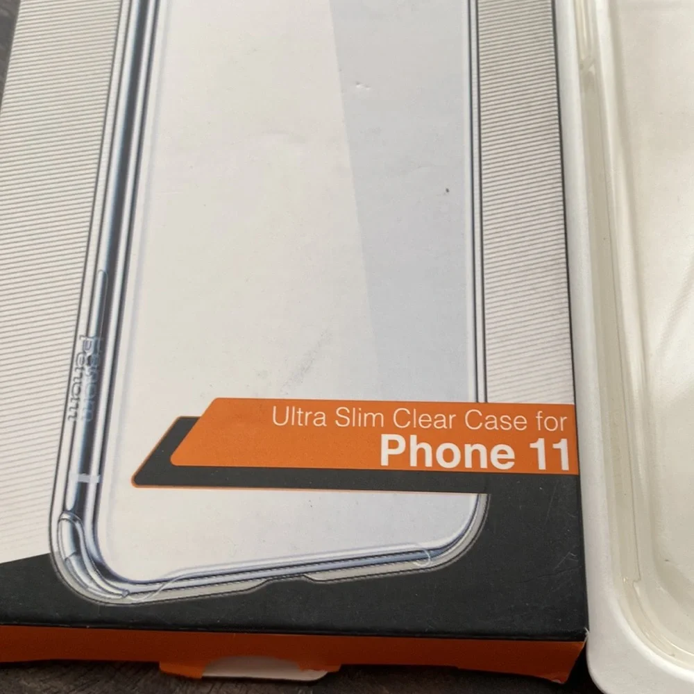 iPhone 11 and XR cellphone case Onn wavy grip & Ultra slim clear case New
